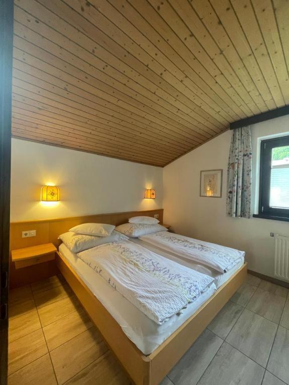 Restaurant-Pension Dorfwirt Бад Кляйнкирххайм Экстерьер фото